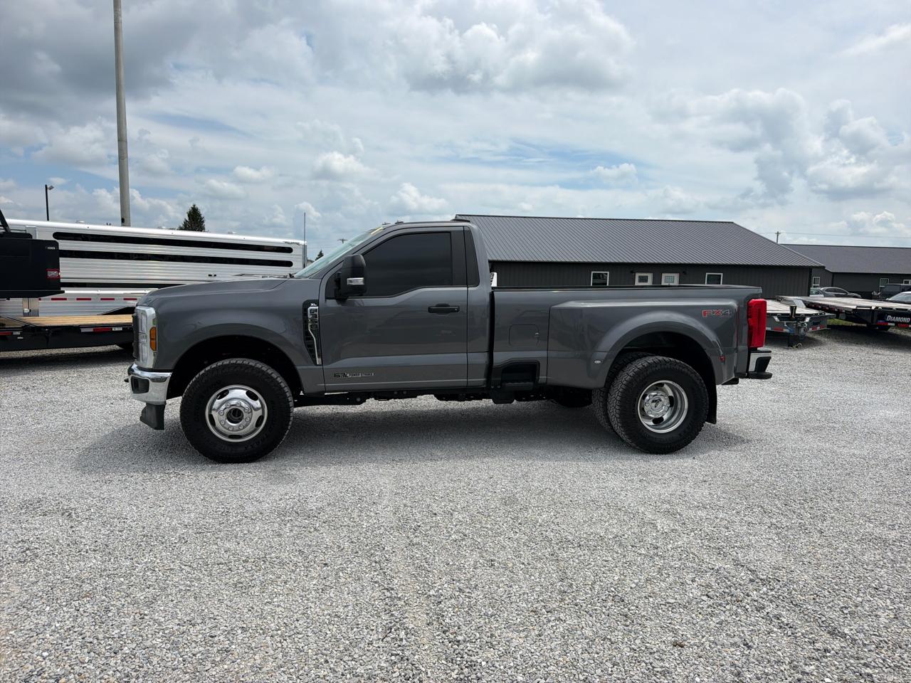 Ford Super Duty F-350 DRW XLT 4WD Reg Cab 8' Box 2024