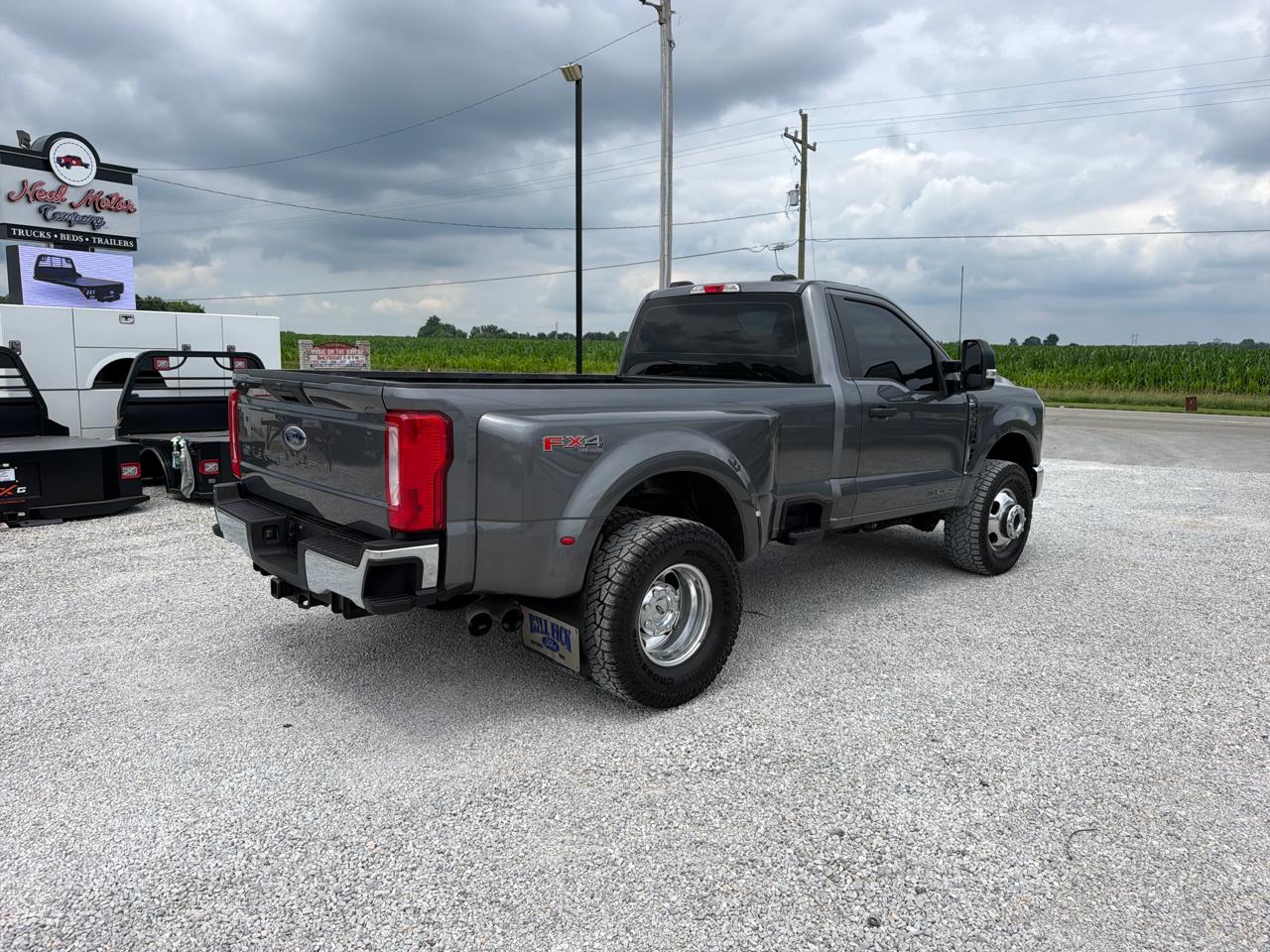 Ford Super Duty F-350 DRW XLT 4WD Reg Cab 8' Box 2024