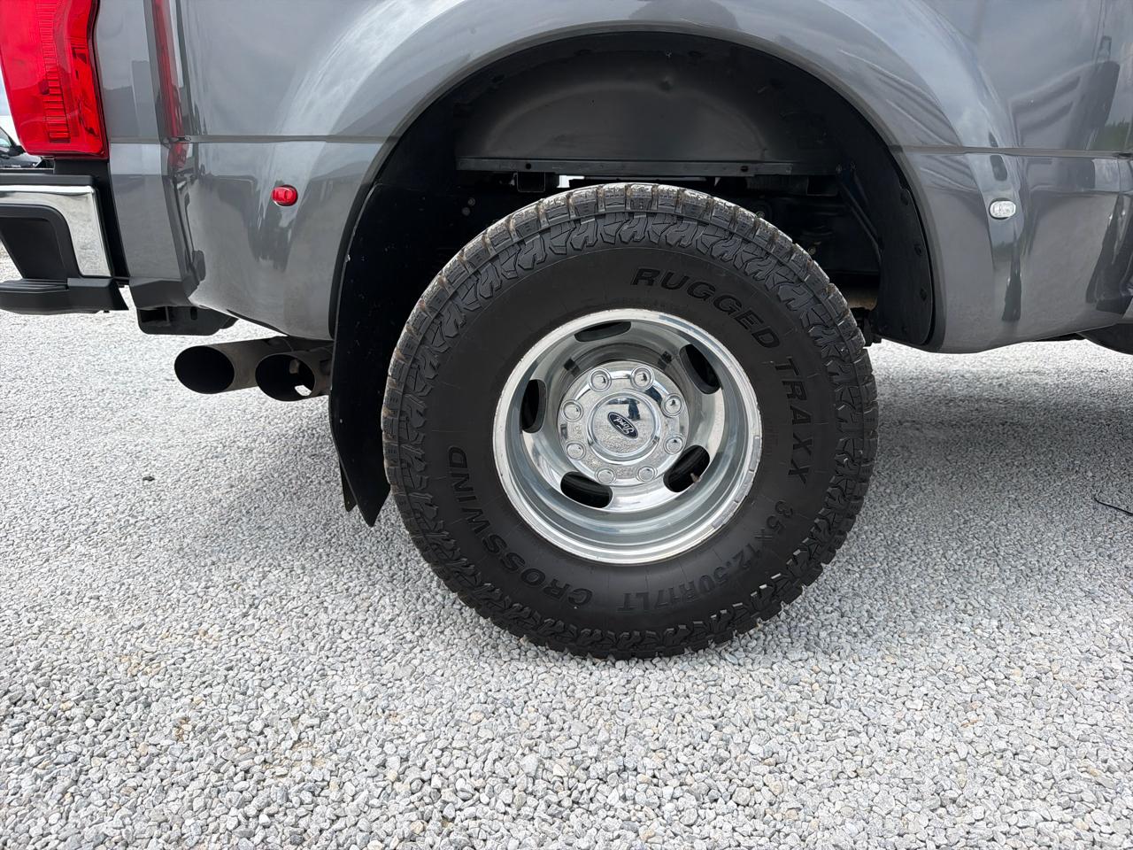Ford Super Duty F-350 DRW XLT 4WD Reg Cab 8' Box 2024