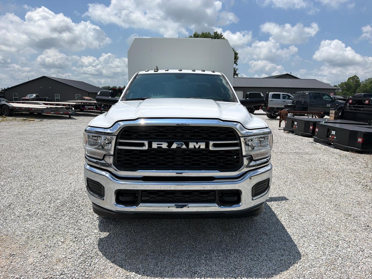 RAM 3500 Chassis Cab Tradesman 4WD Crew Cab 60" CA 172.4" WB 2022