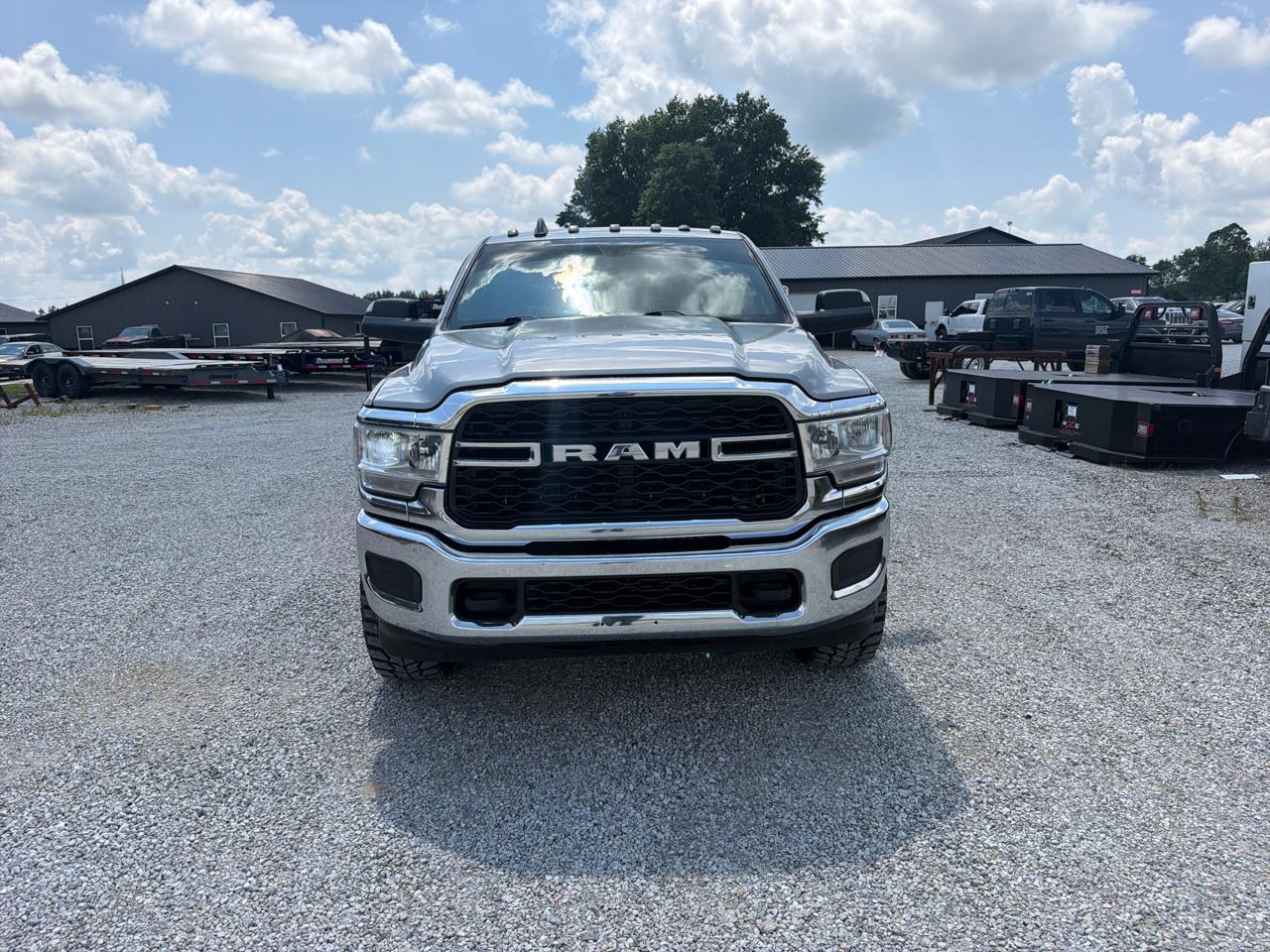 RAM 3500 Tradesman 4x4 Crew Cab 8' Box 2022