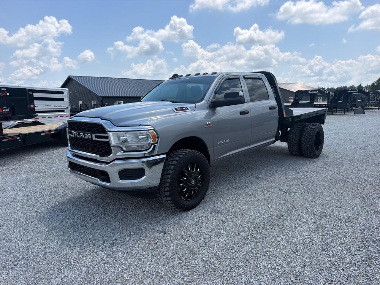 RAM 3500 Tradesman 4x4 Crew Cab 8' Box 2022