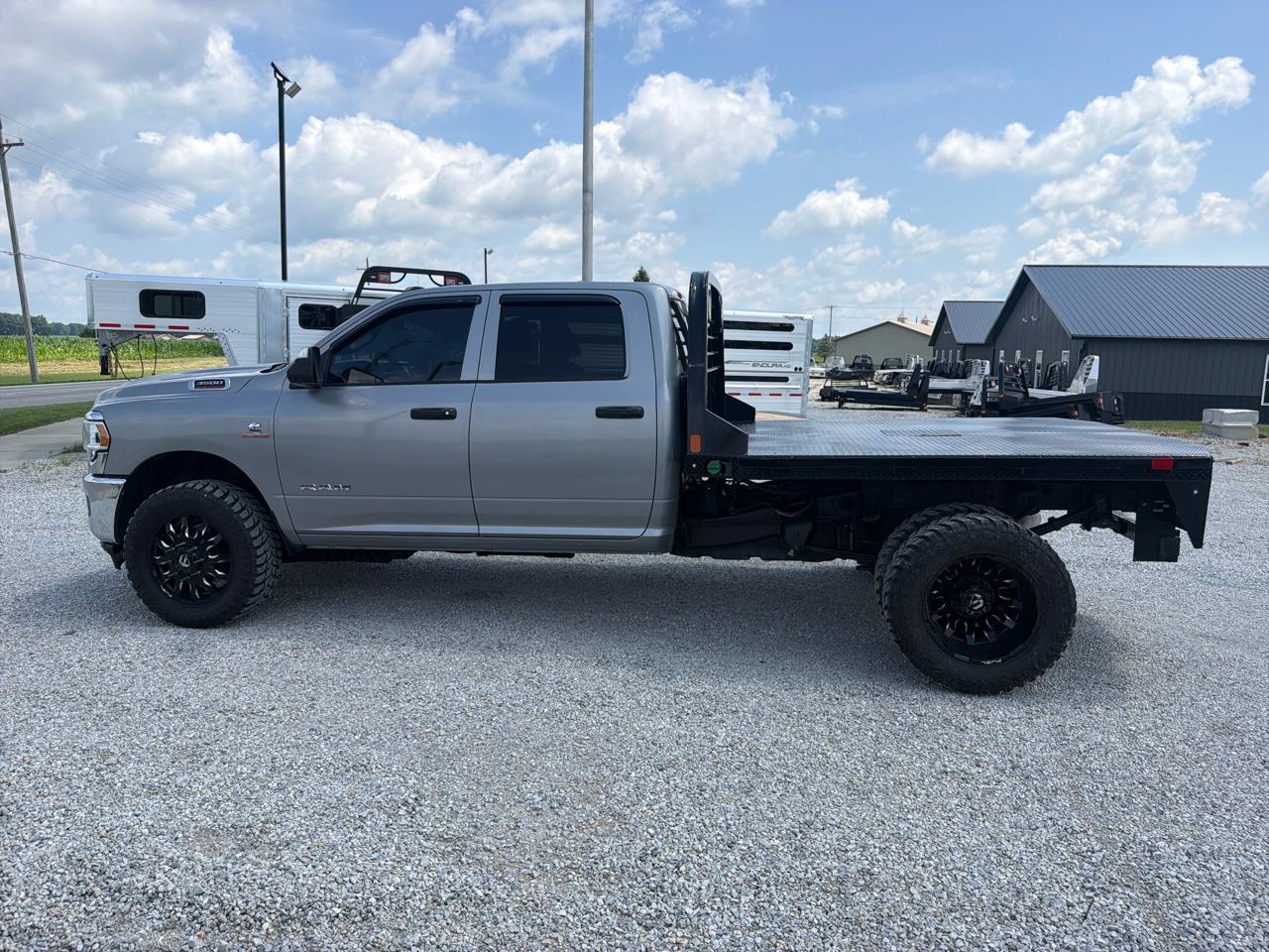 RAM 3500 Tradesman 4x4 Crew Cab 8' Box 2022