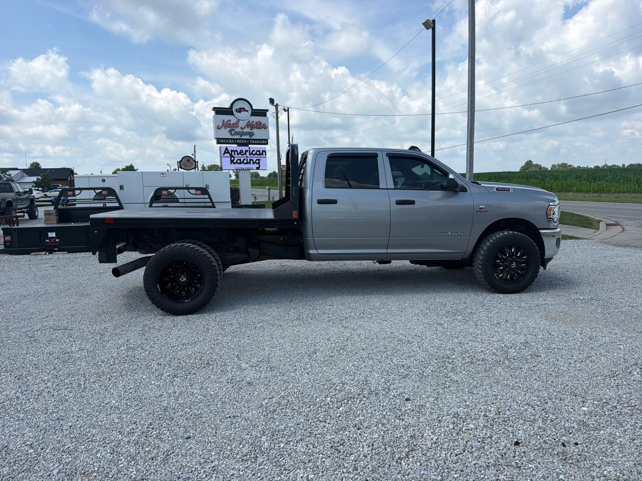 RAM 3500 Tradesman 4x4 Crew Cab 8' Box 2022