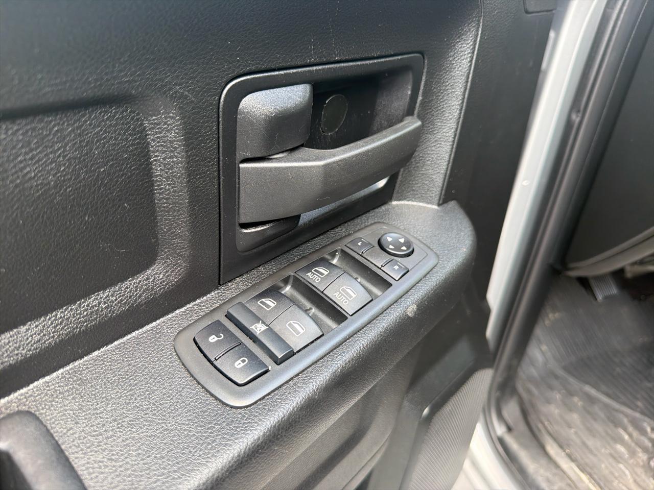 RAM 3500 Tradesman 4x4 Crew Cab 8' Box 2022