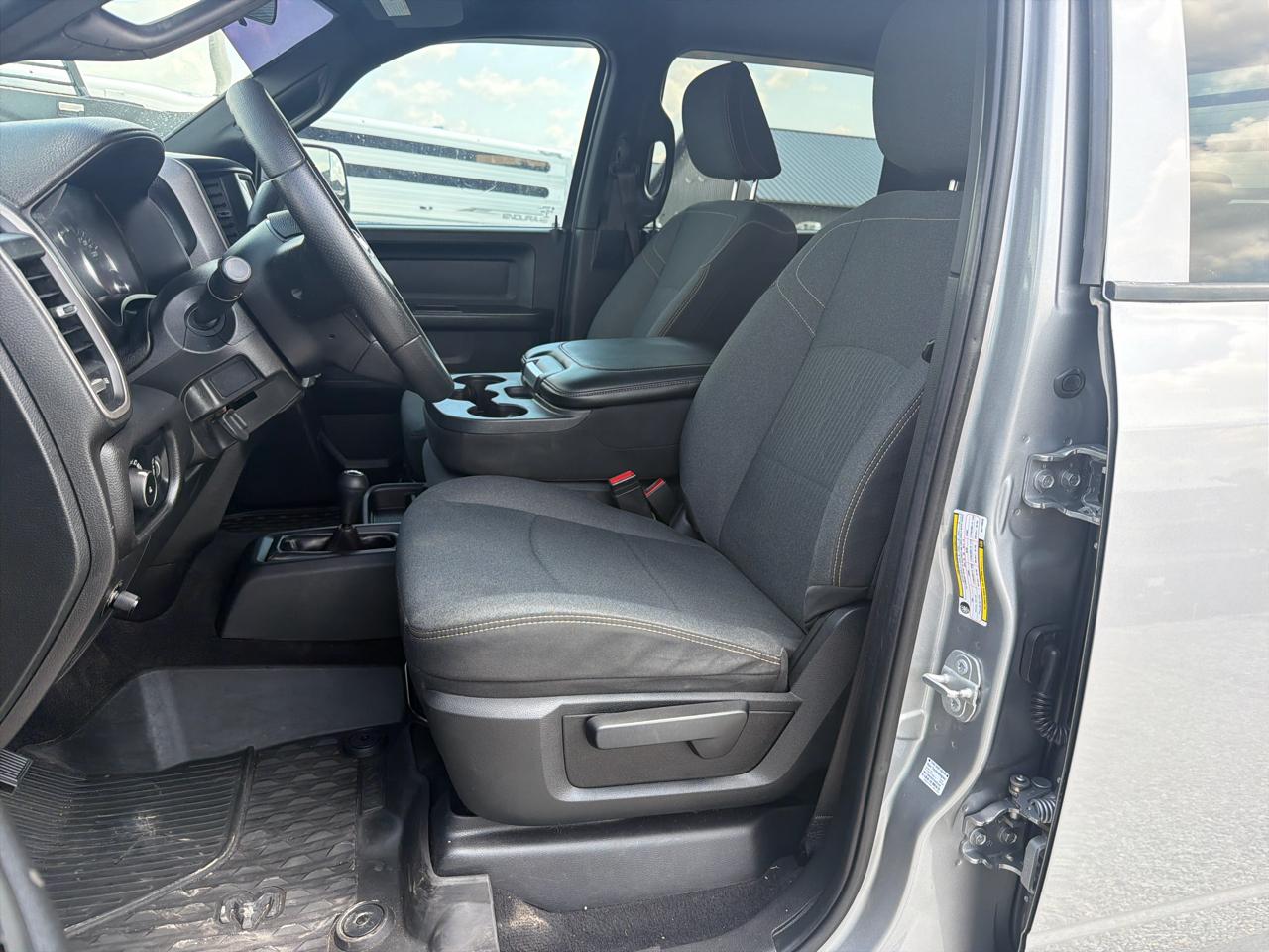 RAM 3500 Tradesman 4x4 Crew Cab 8' Box 2022