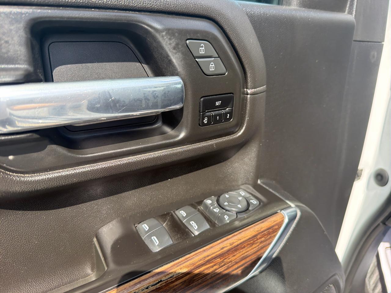 Chevrolet Silverado 3500HD 4WD Crew Cab 172" High Country 2020
