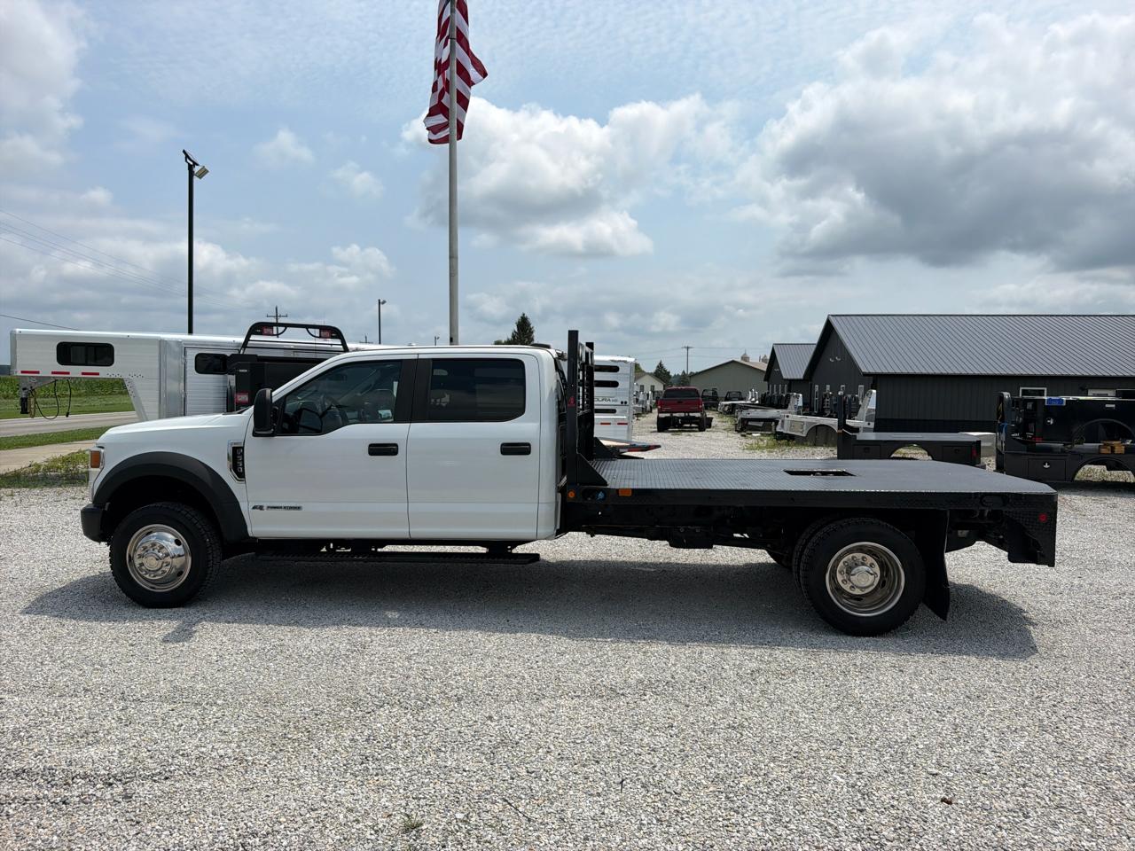 Ford Super Duty F-550 DRW 4WD Crew Cab 200" WB 84" CA XL 2021