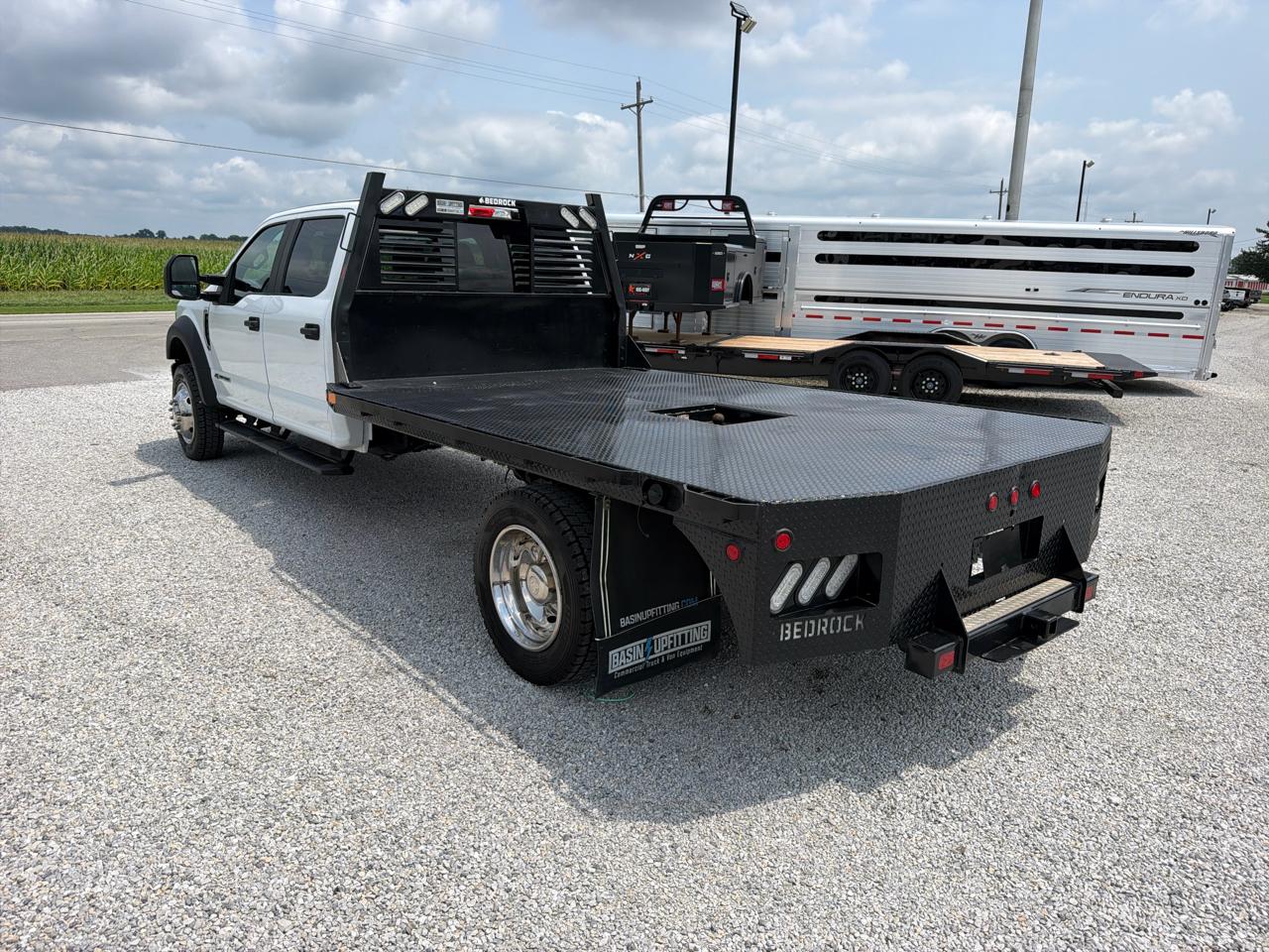 Ford Super Duty F-550 DRW 4WD Crew Cab 200" WB 84" CA XL 2021