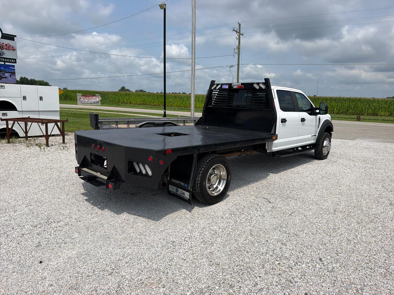 Ford Super Duty F-550 DRW 4WD Crew Cab 200" WB 84" CA XL 2021