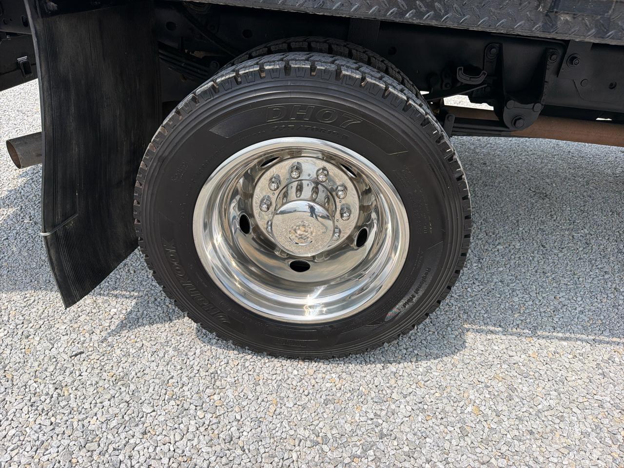 Ford Super Duty F-550 DRW 4WD Crew Cab 200" WB 84" CA XL 2021