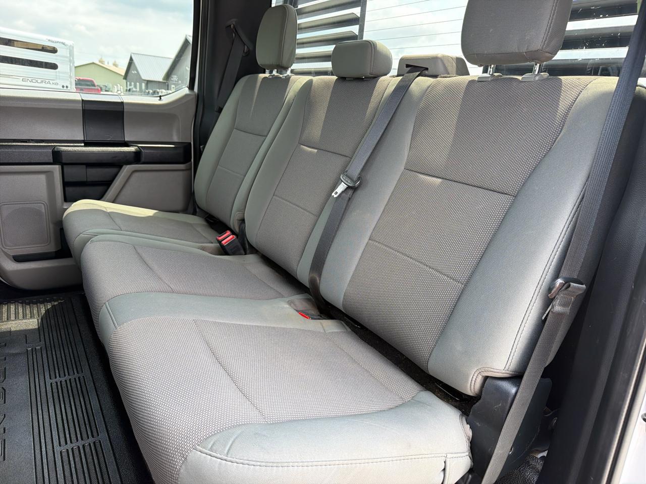 Ford Super Duty F-550 DRW 4WD Crew Cab 200" WB 84" CA XL 2021