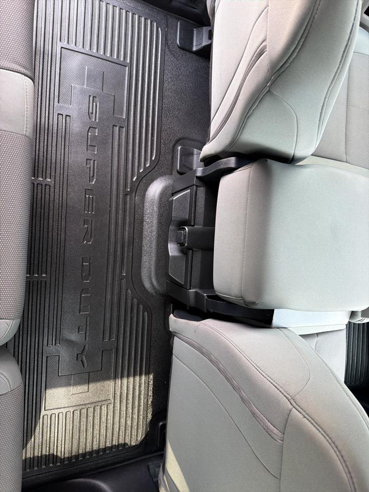 Ford Super Duty F-550 DRW 4WD Crew Cab 200" WB 84" CA XL 2021