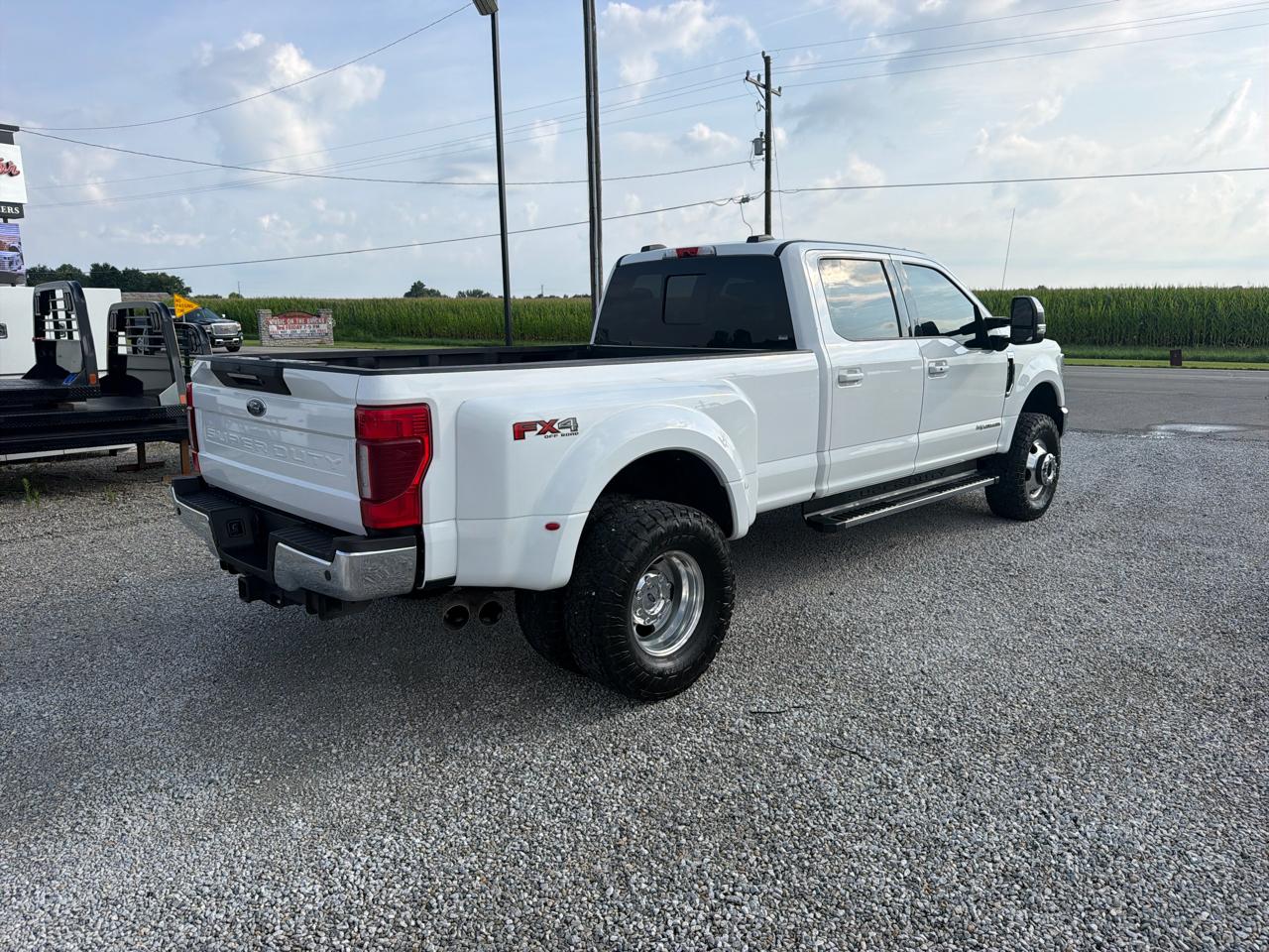 Ford Super Duty F-350 DRW Crew Cab 172" Lariat 4WD 2021