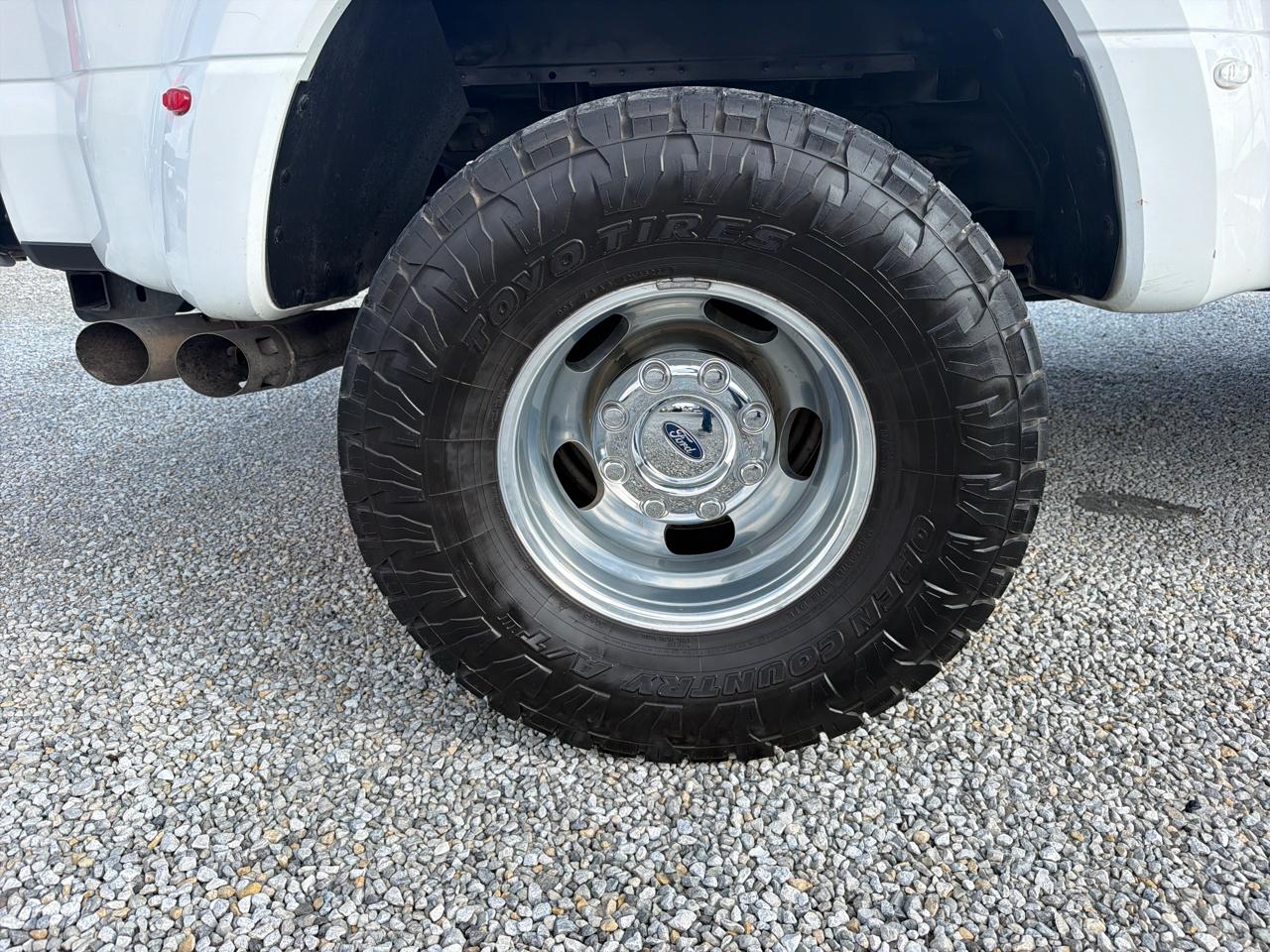 Ford Super Duty F-350 DRW Crew Cab 172" Lariat 4WD 2021