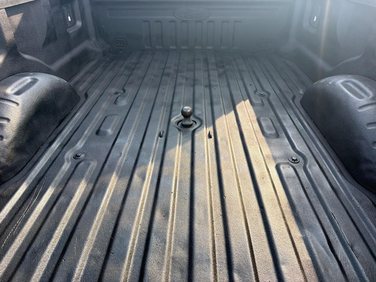 Ford Super Duty F-350 DRW Crew Cab 172" Lariat 4WD 2021
