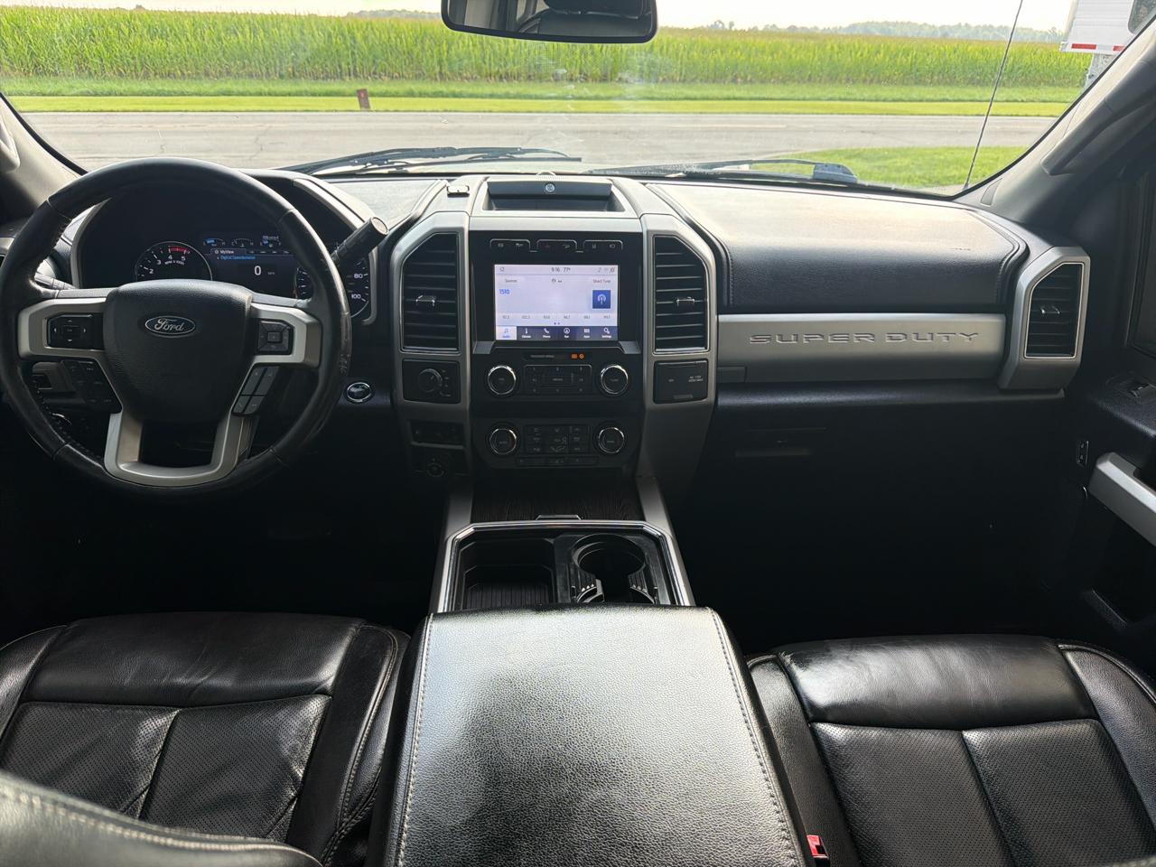 Ford Super Duty F-350 DRW Crew Cab 172" Lariat 4WD 2021