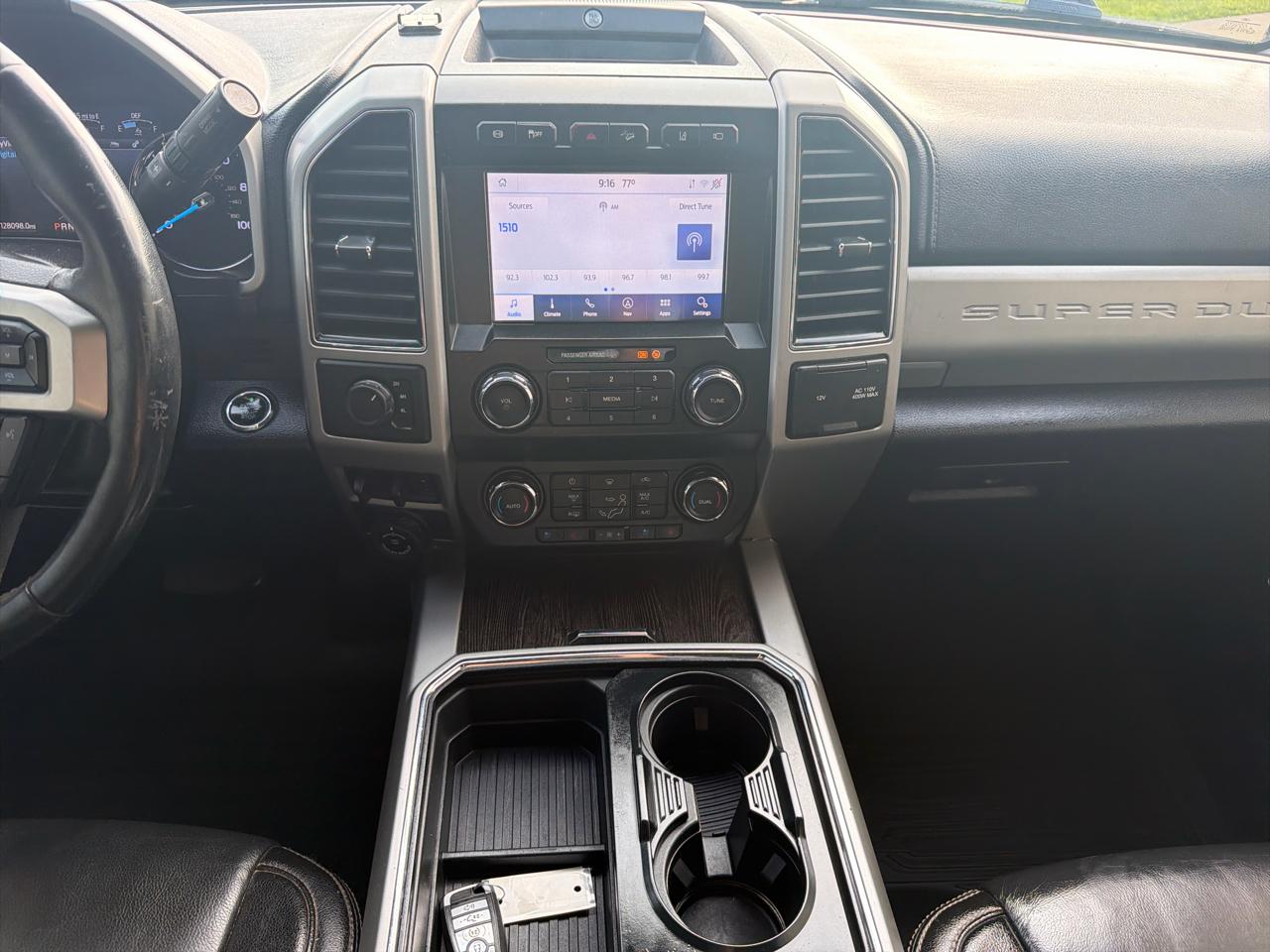 Ford Super Duty F-350 DRW Crew Cab 172" Lariat 4WD 2021