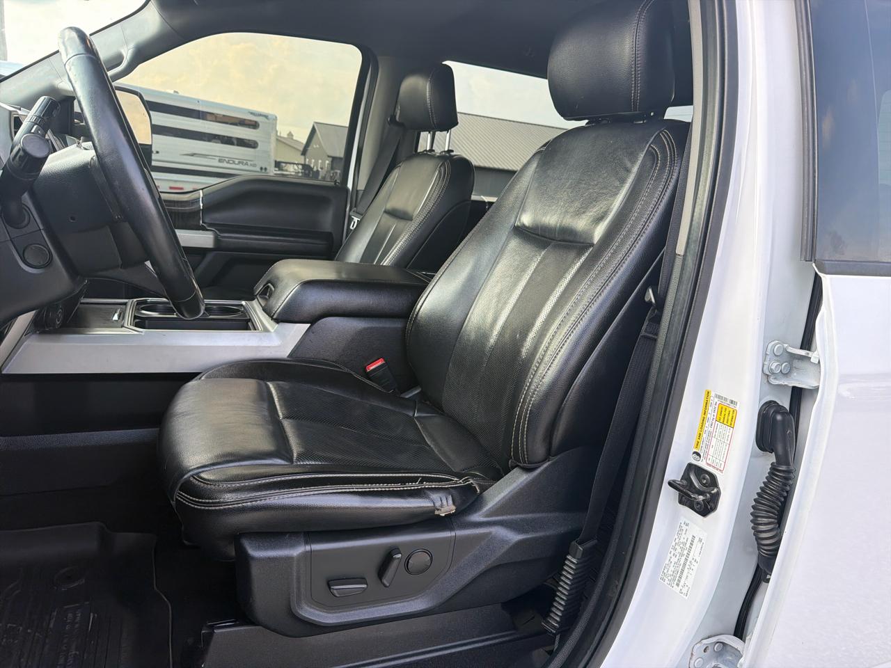 Ford Super Duty F-350 DRW Crew Cab 172" Lariat 4WD 2021
