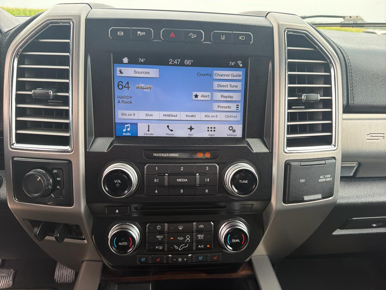 Ford Super Duty F-450 DRW Platinum 4WD Crew Cab 8' Box 2017