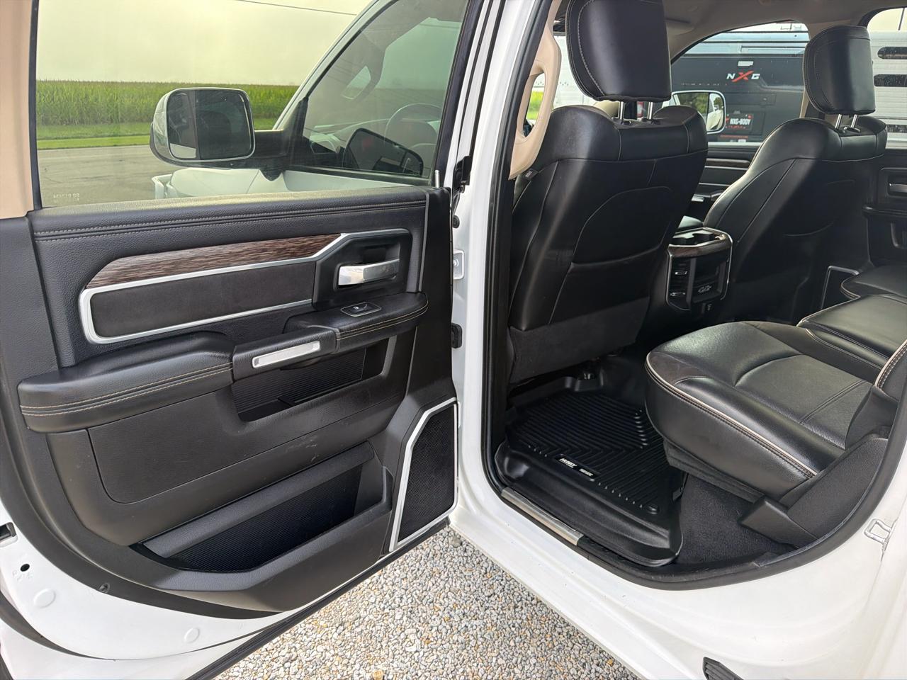 RAM 3500 Laramie 4x4 Crew Cab 8' Box 2019