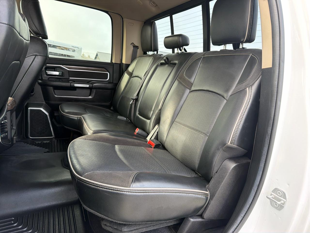 RAM 3500 Laramie 4x4 Crew Cab 8' Box 2019