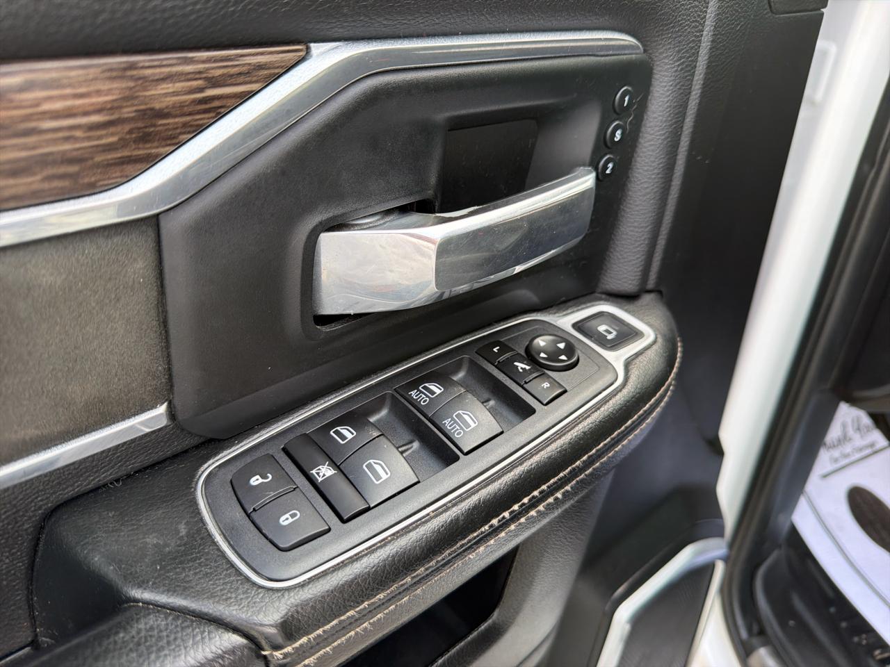RAM 3500 Laramie 4x4 Crew Cab 8' Box 2019