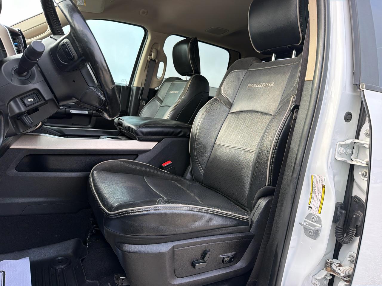 RAM 3500 Laramie 4x4 Crew Cab 8' Box 2019