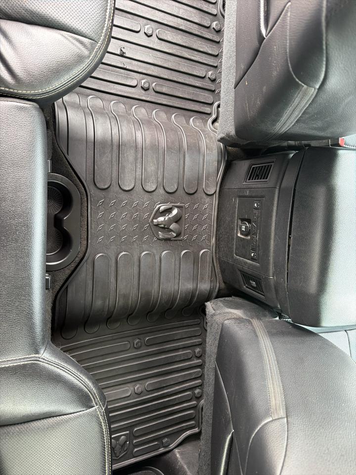 RAM 3500 Laramie 4x4 Crew Cab 8' Box 2018