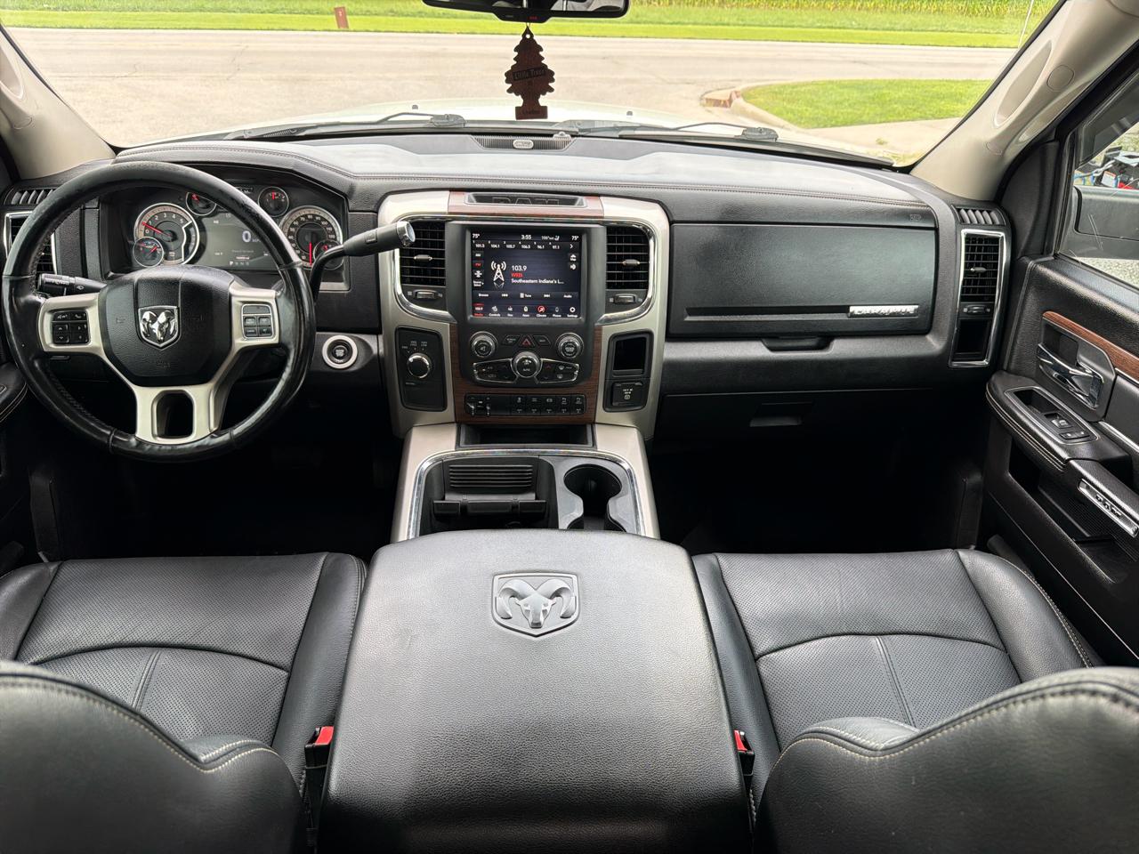 RAM 3500 Laramie 4x4 Crew Cab 8' Box 2018