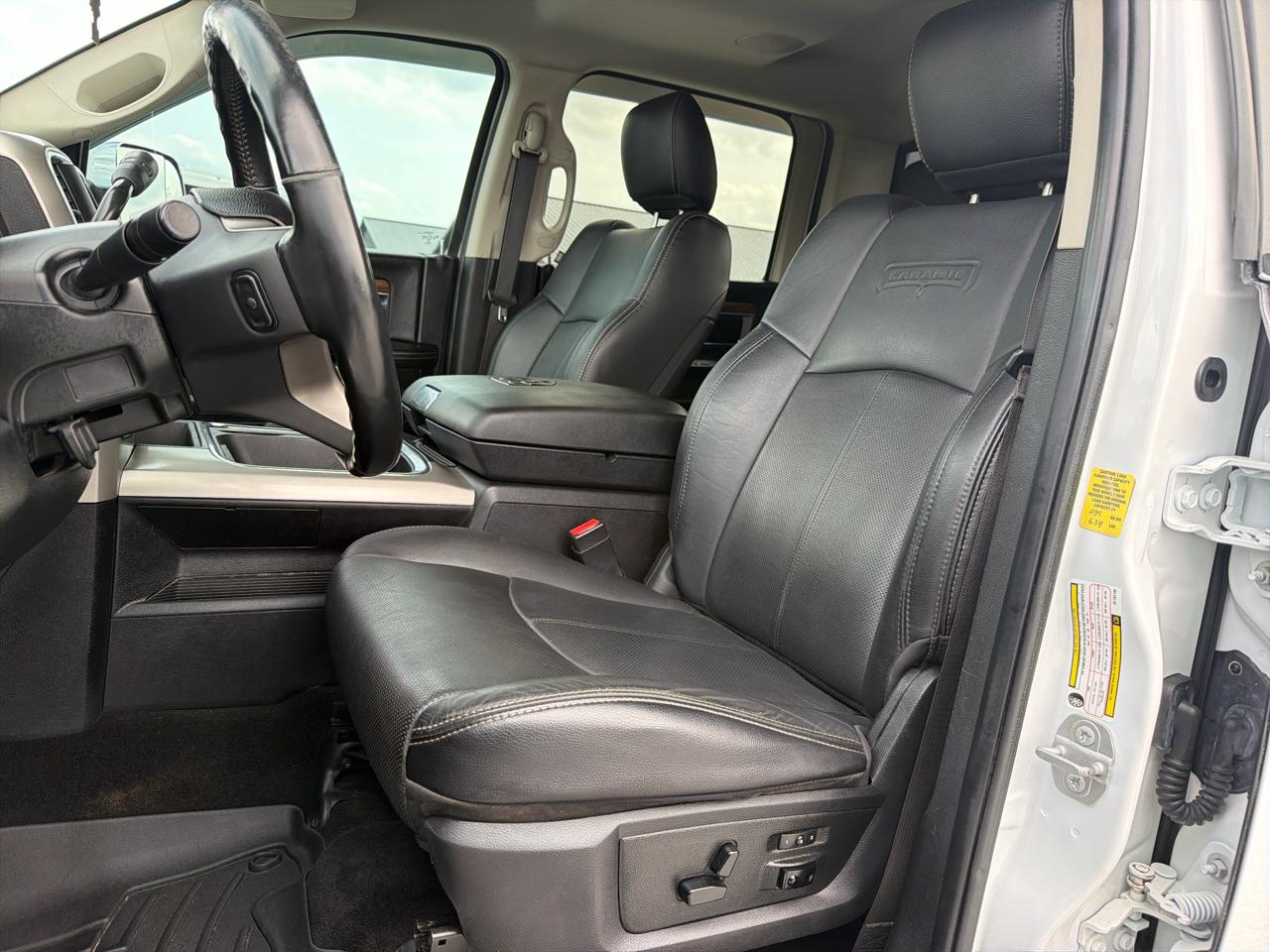 RAM 3500 Laramie 4x4 Crew Cab 8' Box 2018
