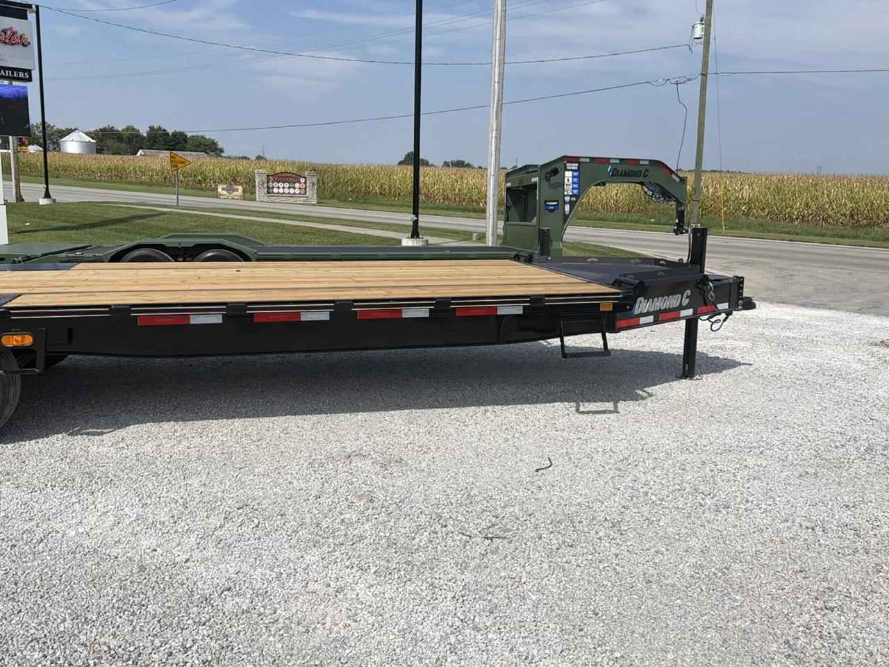 Diamond C Trailers DET  2026