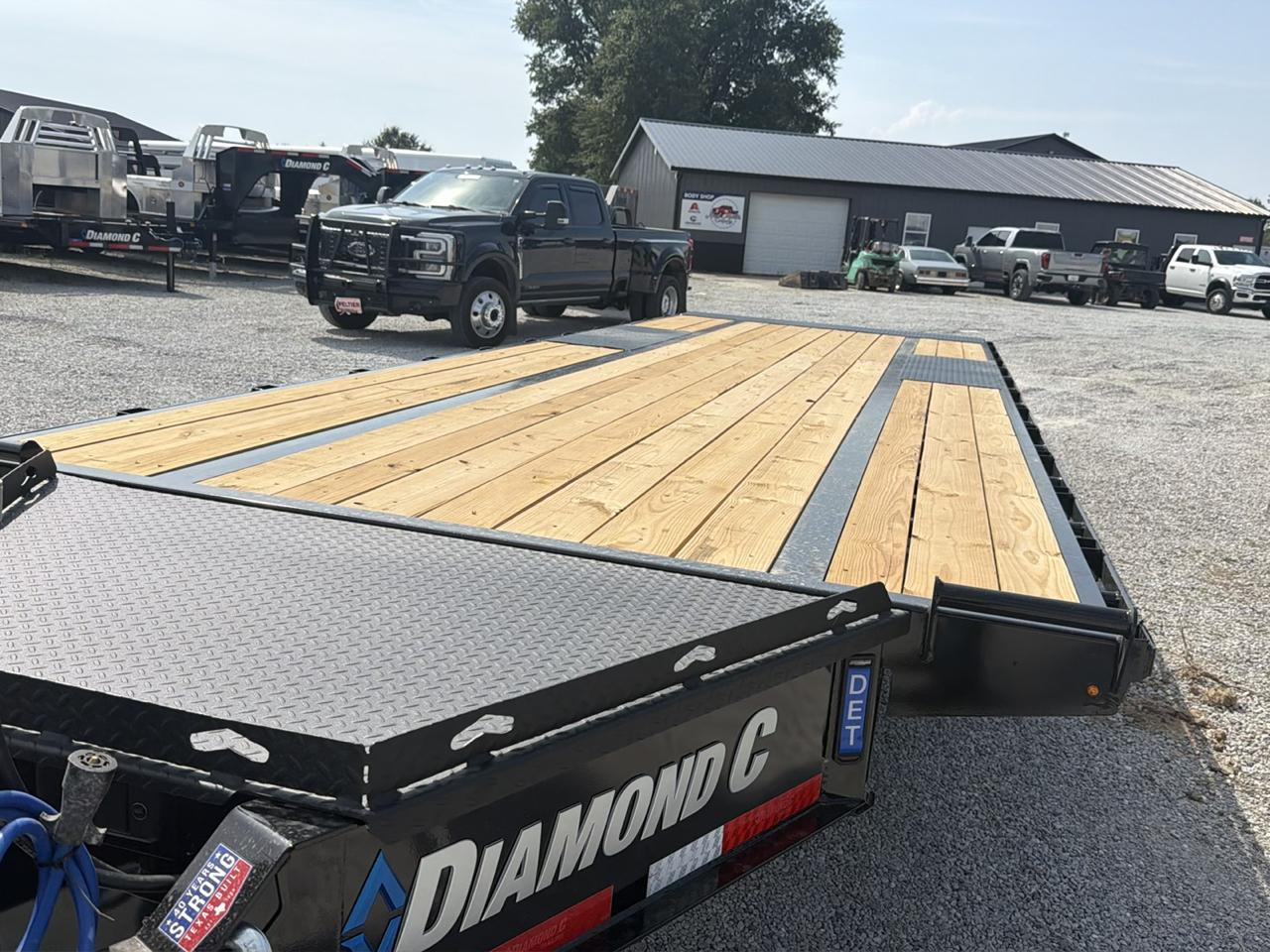 Diamond C Trailers DET  2026