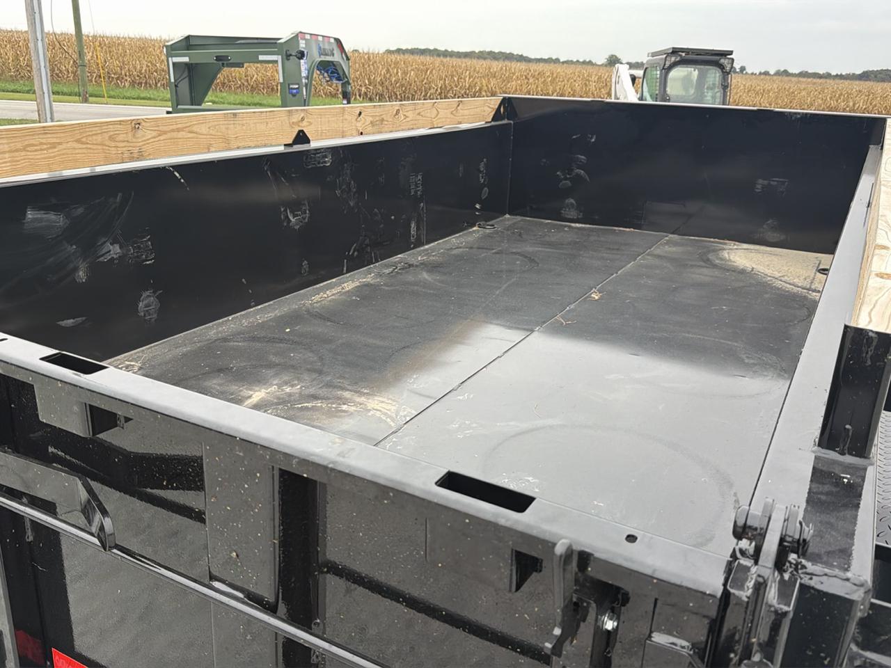 Diamond C Trailers LPT208  2027