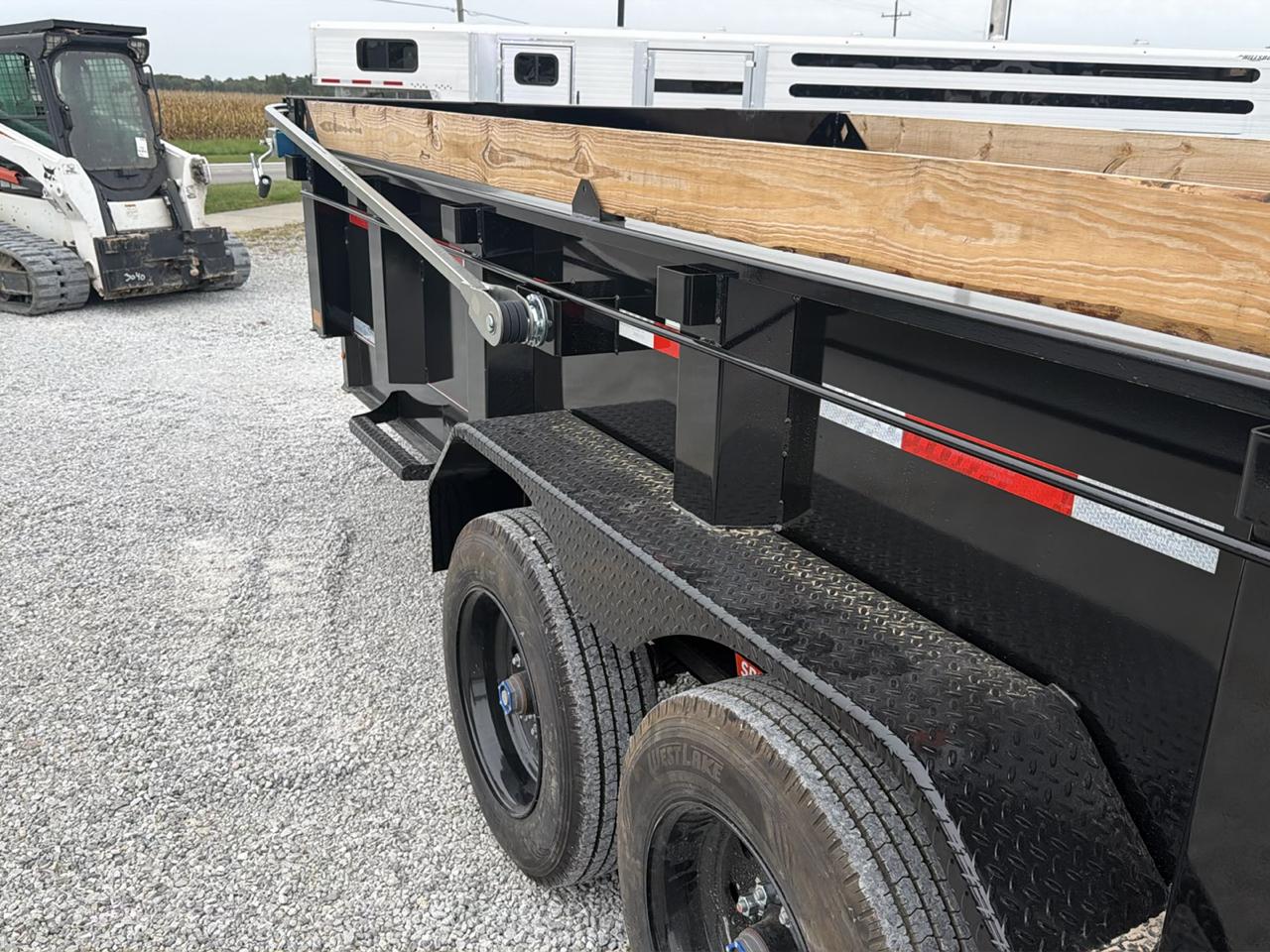 Diamond C Trailers LPT208  2027