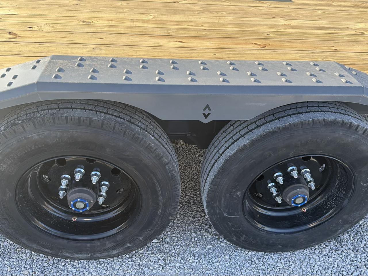 Diamond C Trailers HXD  2027
