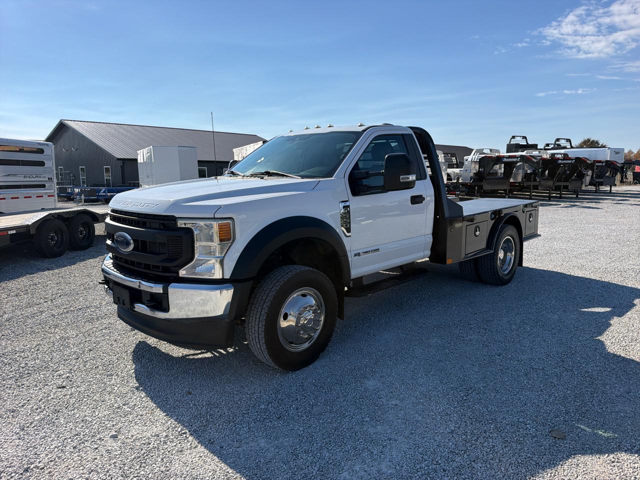 Ford Super Duty F-550 DRW 4WD Reg Cab 141" WB 60" CA XL 2022