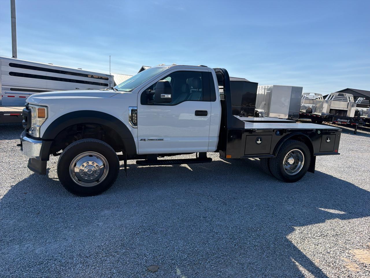 Ford Super Duty F-550 DRW 4WD Reg Cab 141" WB 60" CA XL 2022