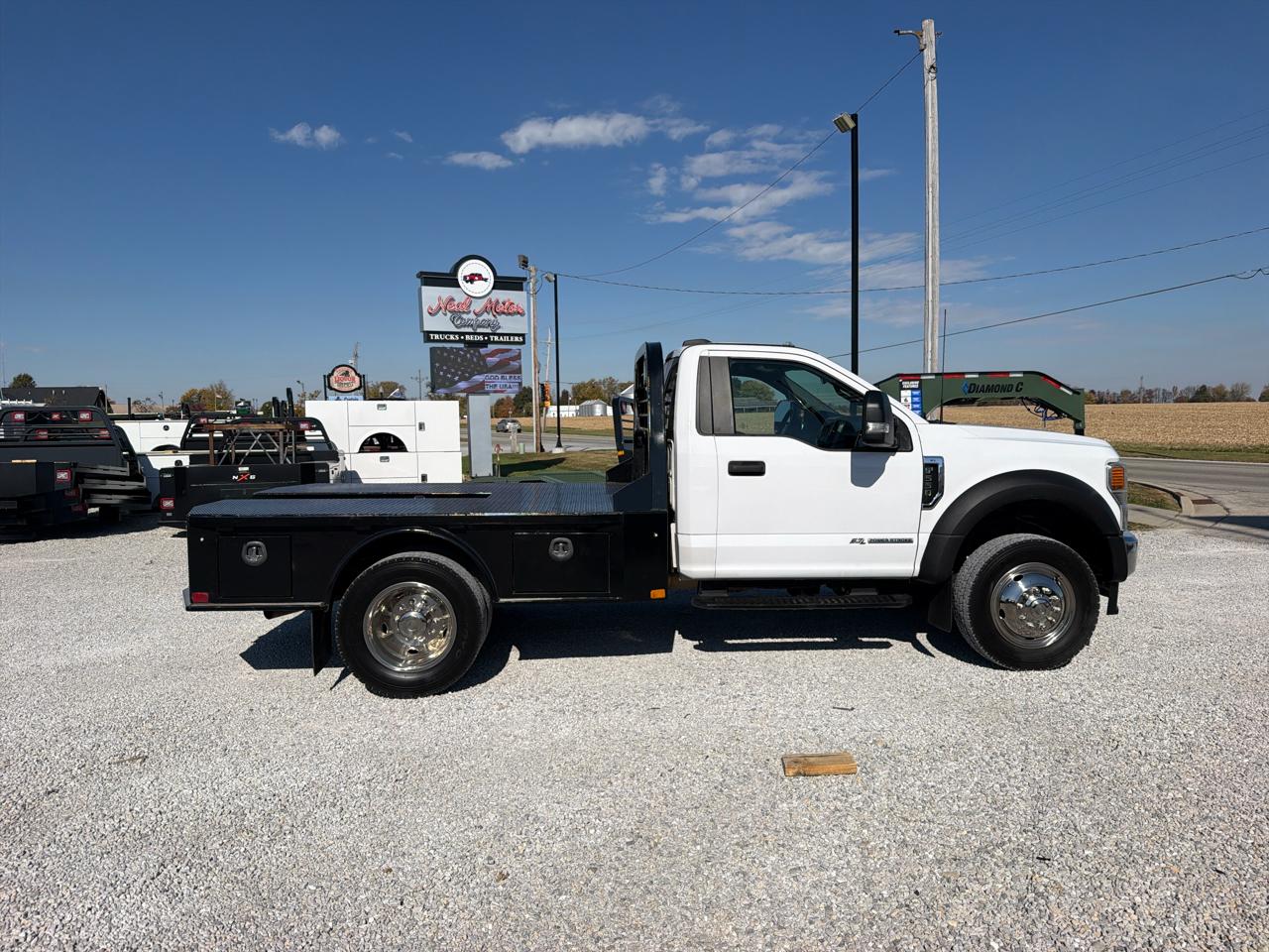 Ford Super Duty F-550 DRW 4WD Reg Cab 141" WB 60" CA XL 2022