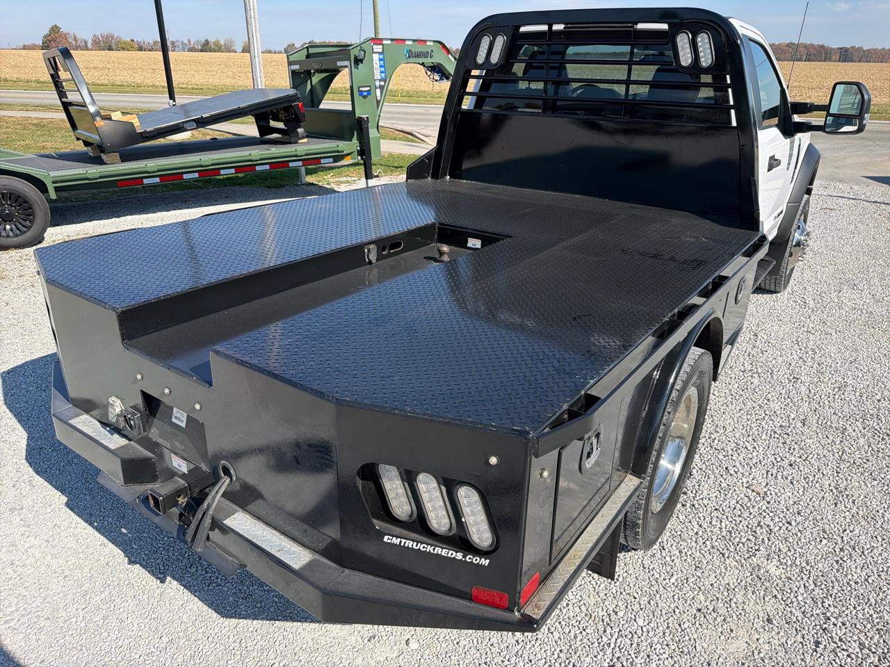 Ford Super Duty F-550 DRW 4WD Reg Cab 141" WB 60" CA XL 2022