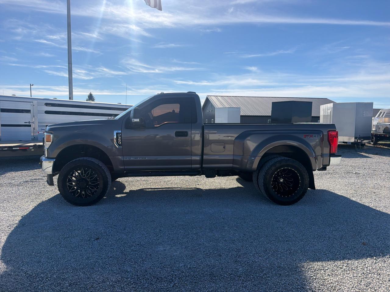 Ford Super Duty F-350 DRW 4WD Reg Cab 137" XL 2020