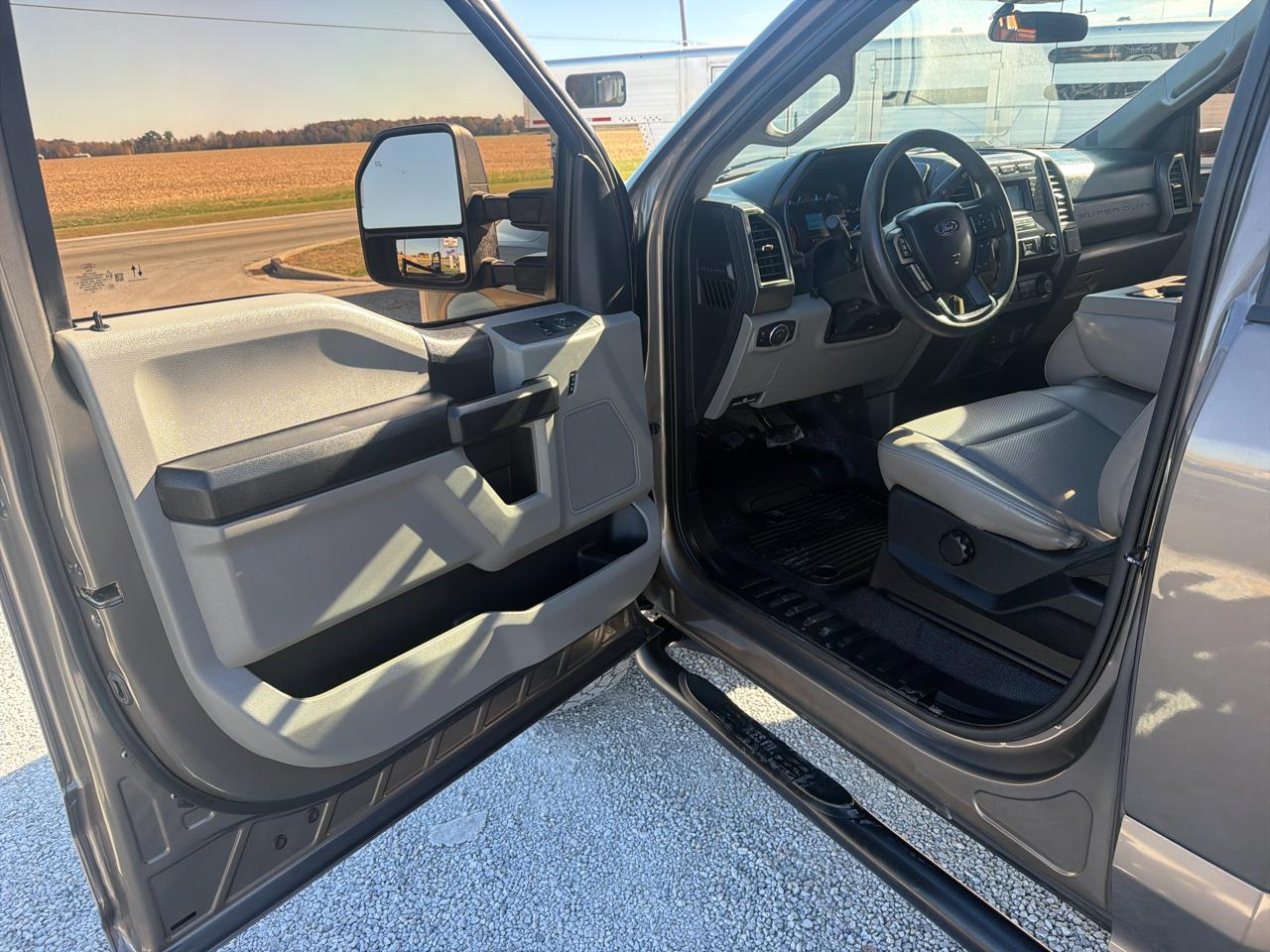 Ford Super Duty F-350 DRW 4WD Reg Cab 137" XL 2020