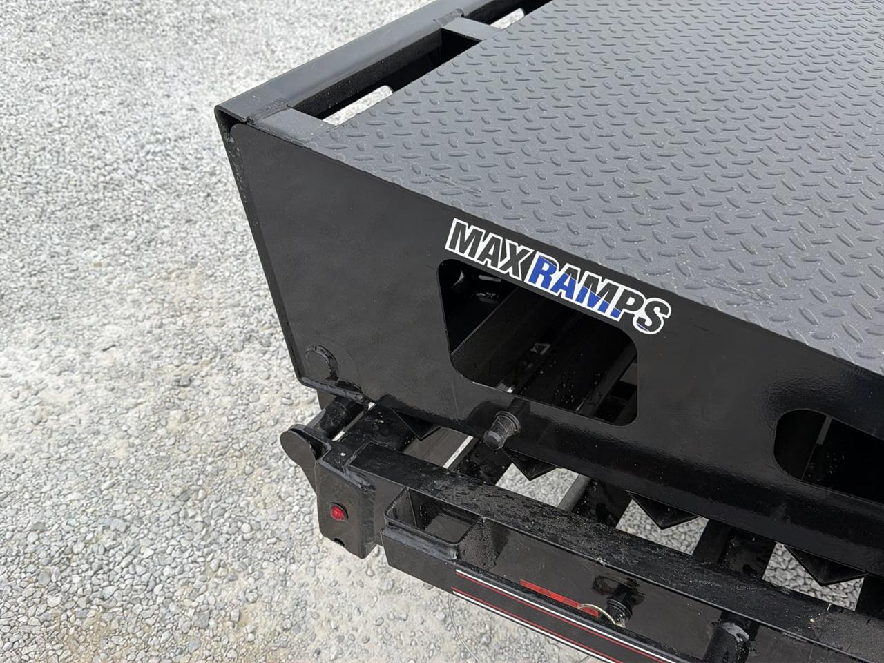 Diamond C Trailers DEC  2027