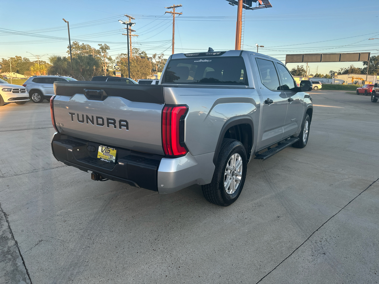 Toyota Tundra 4WD SR5 CrewMax 5.5' Bed (Natl) 2022 Toyota Tundra 4WD SR5 CrewMax 5.5' Bed (Natl) 2022