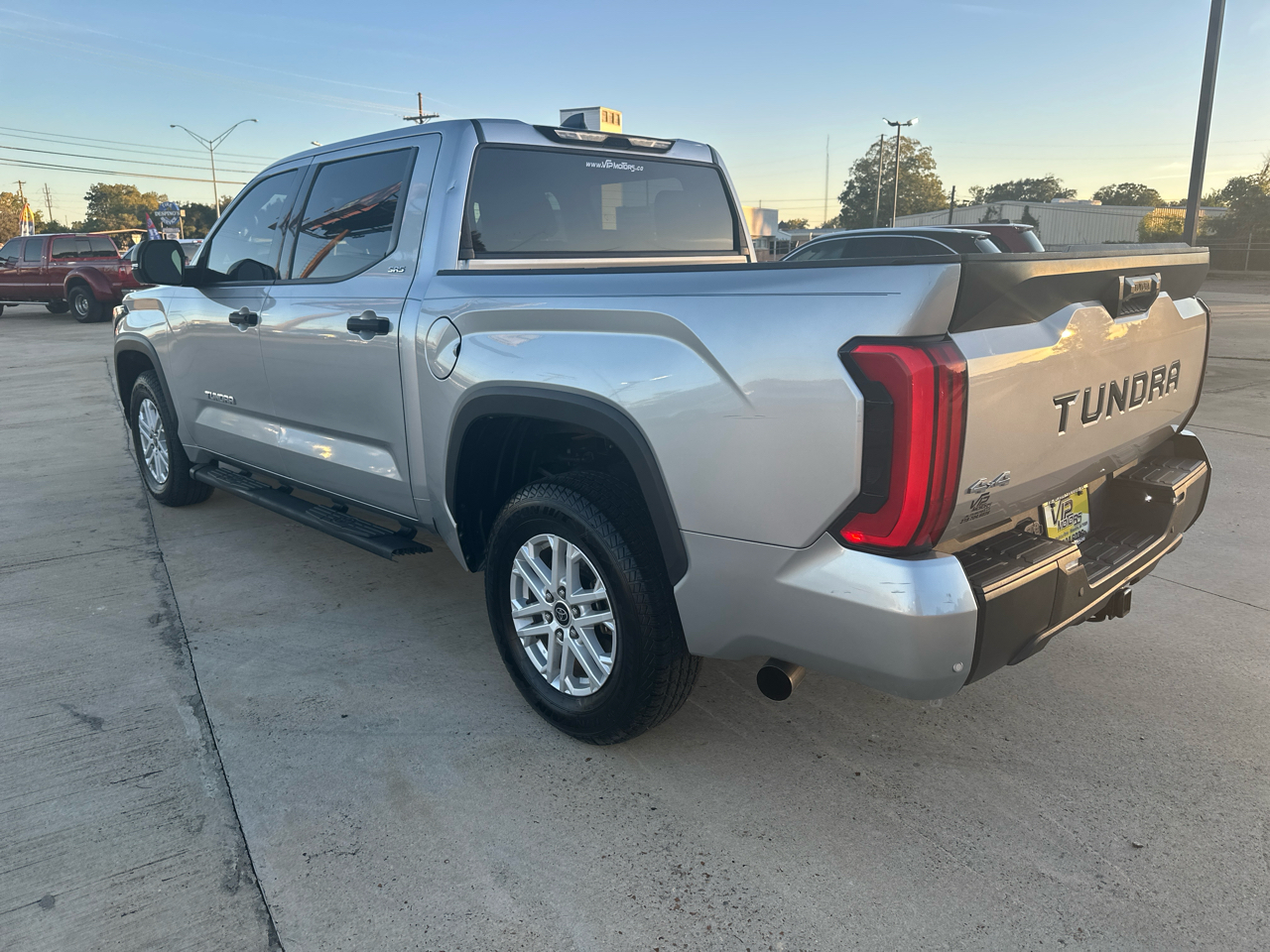 Toyota Tundra 4WD SR5 CrewMax 5.5' Bed (Natl) 2022 Toyota Tundra 4WD SR5 CrewMax 5.5' Bed (Natl) 2022