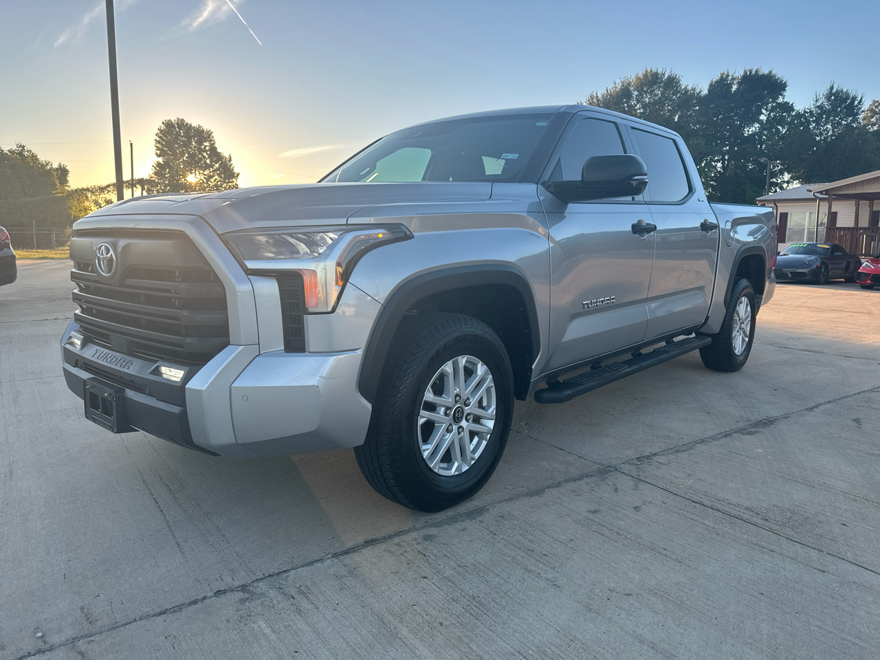 Toyota Tundra 4WD SR5 CrewMax 5.5' Bed (Natl) 2022 Toyota Tundra 4WD SR5 CrewMax 5.5' Bed (Natl) 2022