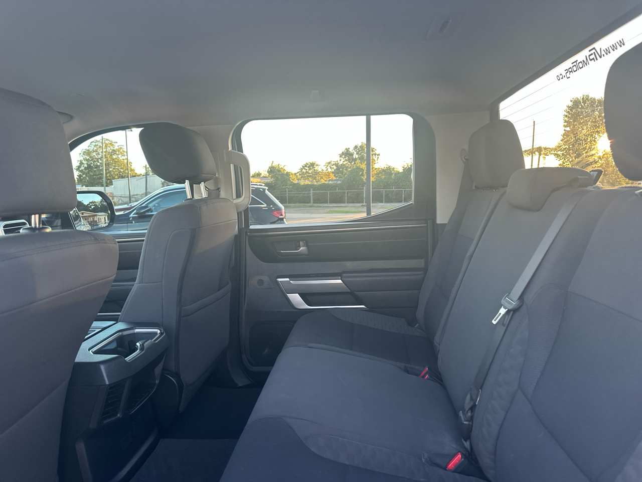 Toyota Tundra 4WD SR5 CrewMax 5.5' Bed (Natl) 2022 Toyota Tundra 4WD SR5 CrewMax 5.5' Bed (Natl) 2022