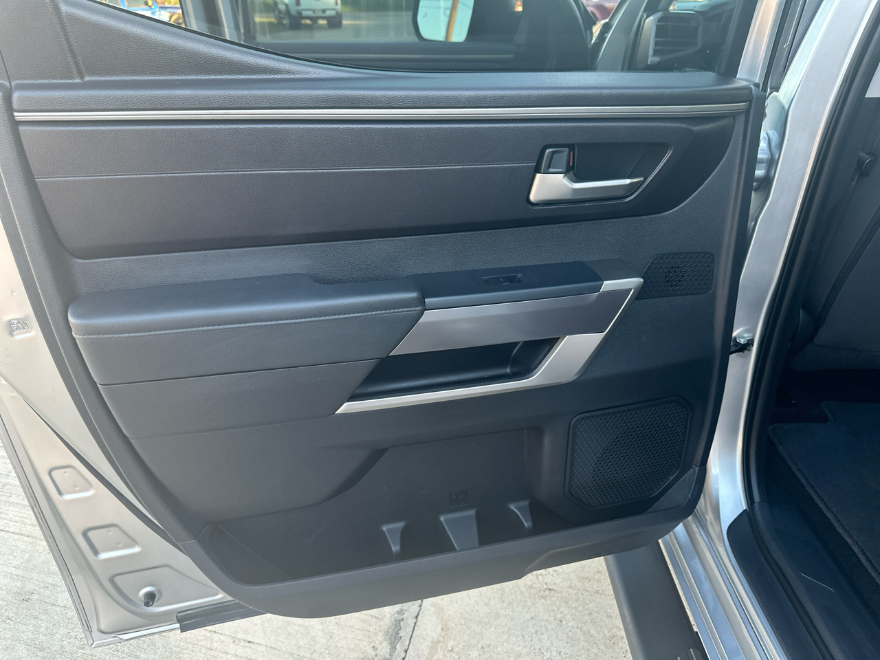 Toyota Tundra 4WD SR5 CrewMax 5.5' Bed (Natl) 2022 Toyota Tundra 4WD SR5 CrewMax 5.5' Bed (Natl) 2022