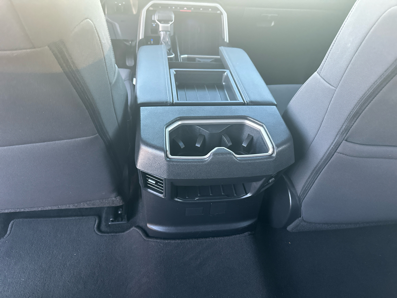 Toyota Tundra 4WD SR5 CrewMax 5.5' Bed (Natl) 2022 Toyota Tundra 4WD SR5 CrewMax 5.5' Bed (Natl) 2022