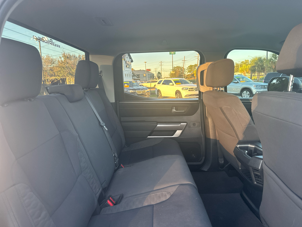 Toyota Tundra 4WD SR5 CrewMax 5.5' Bed (Natl) 2022 Toyota Tundra 4WD SR5 CrewMax 5.5' Bed (Natl) 2022